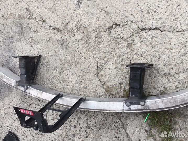 Усилитель переднего бампера Mercedes-Benz M-Класс