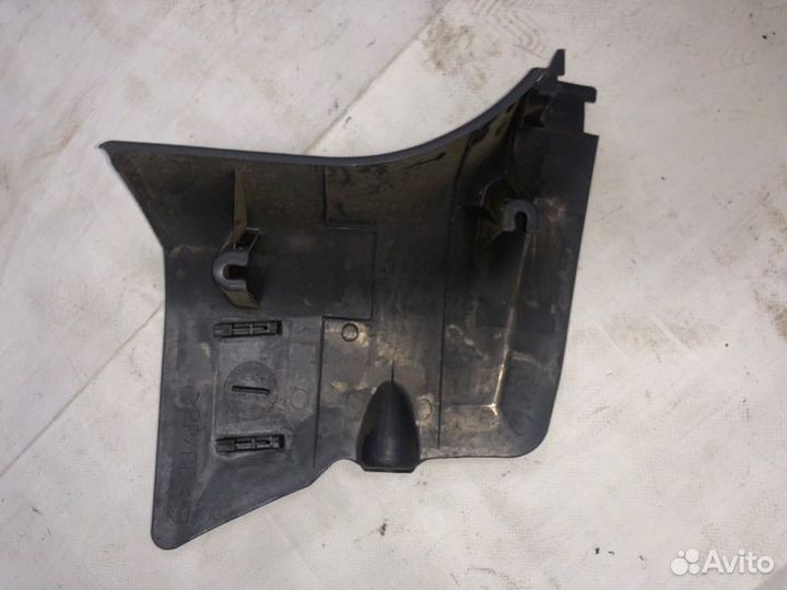 Накладка на стойку передняя левая Toyota Gaia