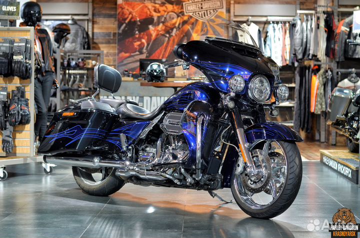 Harley-Davidson CVO Street Glide (2016)