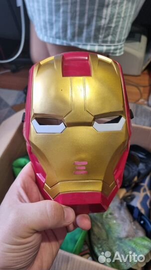 Маска железного человека (глаза маргают)