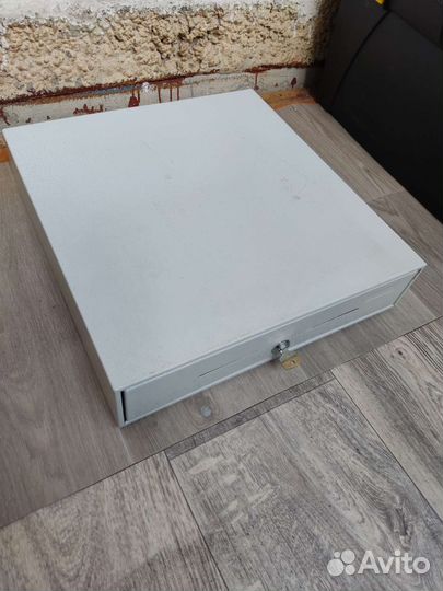 Денежный ящик / сейф