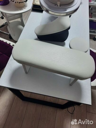 Подставка под руку для маникюра