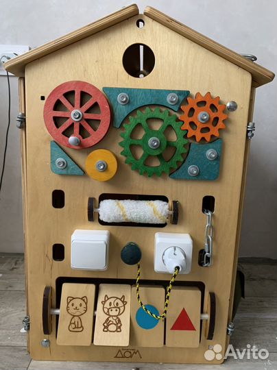 Бизиборд «Занятный дом»