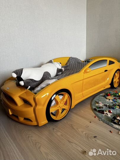 Продам детскую кровать Машинка