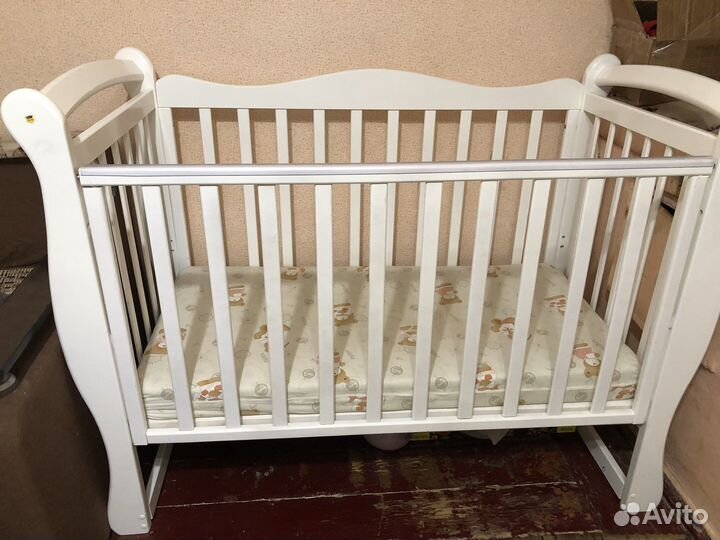 Детская кровать с пеленальным столиком