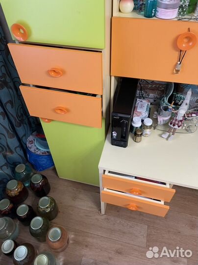 Продам детскую стенку и кровать