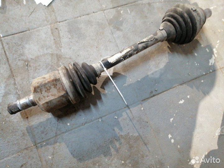 Привод левый Volkswagen Passat B6 BZB 2008