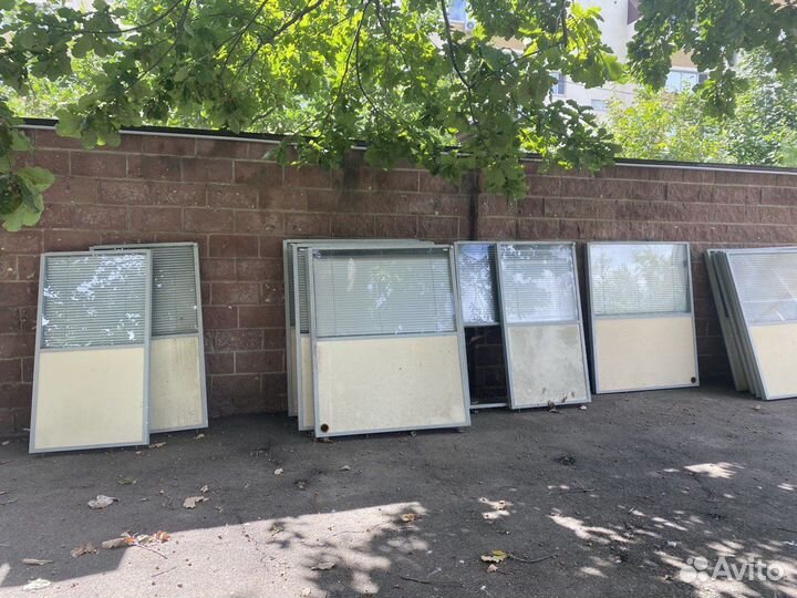 Стеклянная перегородка