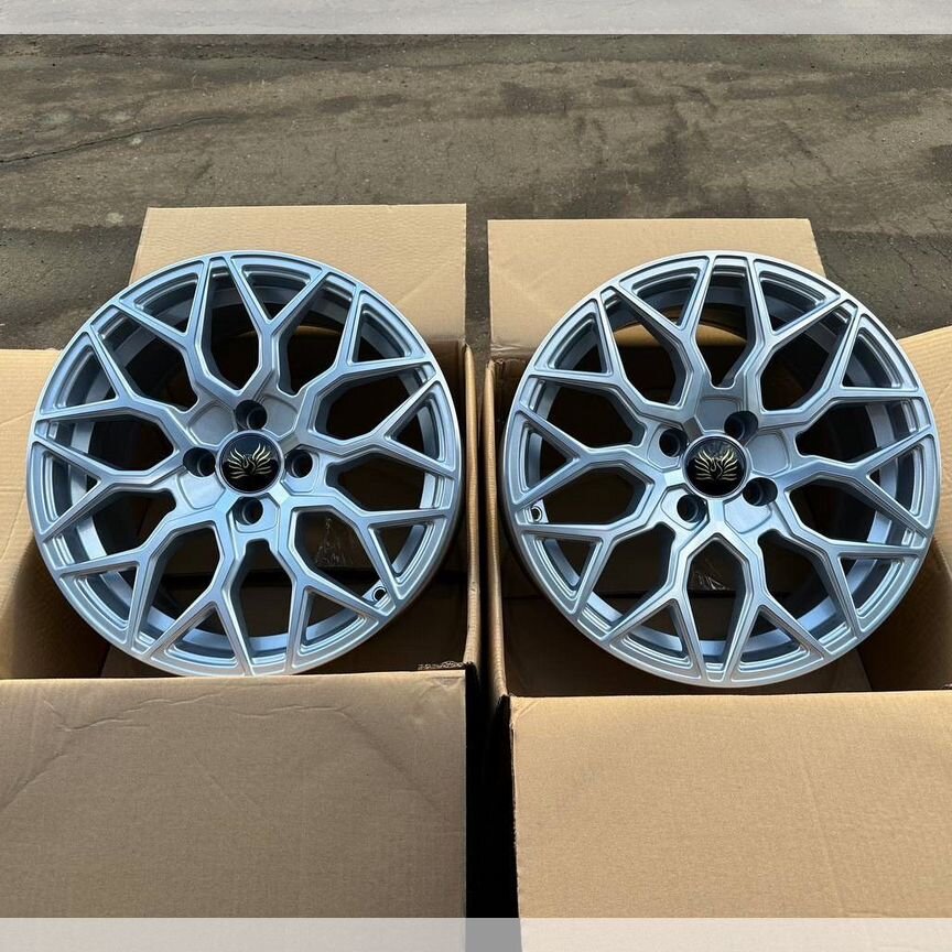 Литые диски Vossen HF2 7×R16 4×100