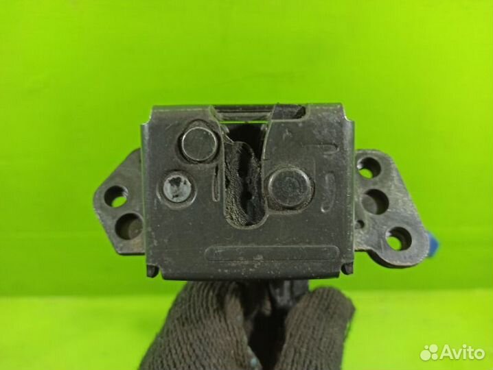 Замок багажника Toyota Yaris P90 2SZ 2006