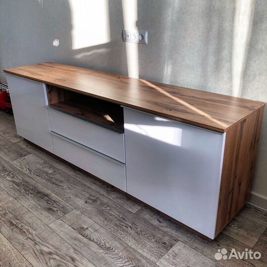 Тумба под телевизор