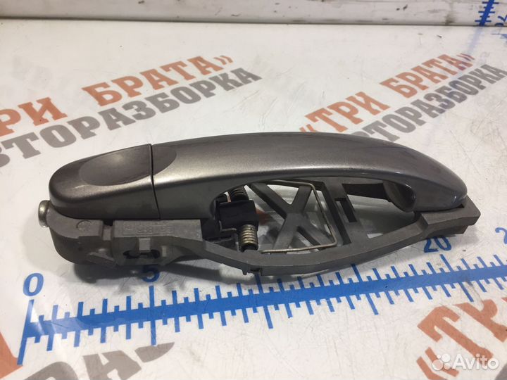 Фольксваген Туран Ручка наружняя задней двери Лев