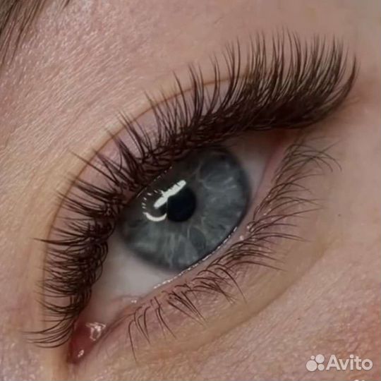 Наращивание ресниц, оформление бровей