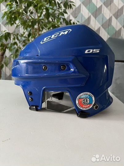 Хоккейный шлем