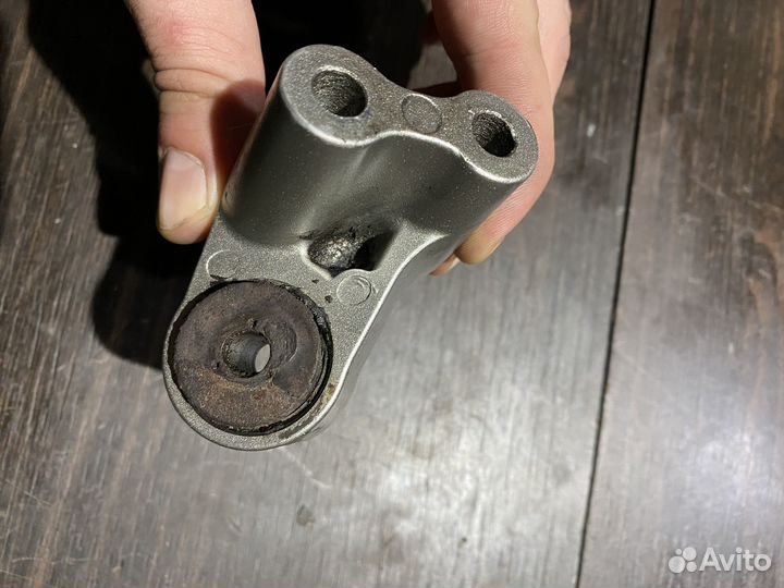 Кронштейн коллектора для Yamaha MT-01 05-06