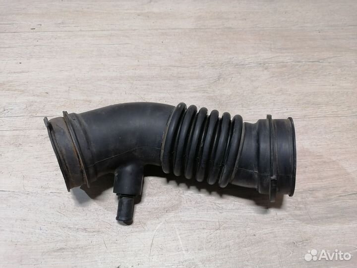 Патрубок воздушного фильтра Toyota Auris корпуса