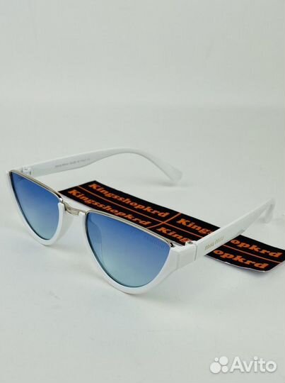 Солнцезащитные очки Miu Miu