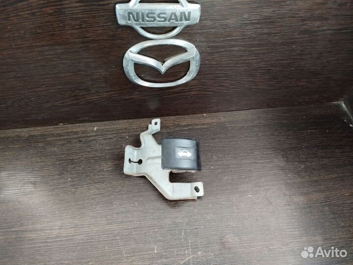 Ручка капота Nissan R'nessa N30