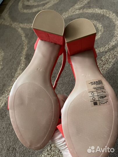 Босоножки женские 39 размер