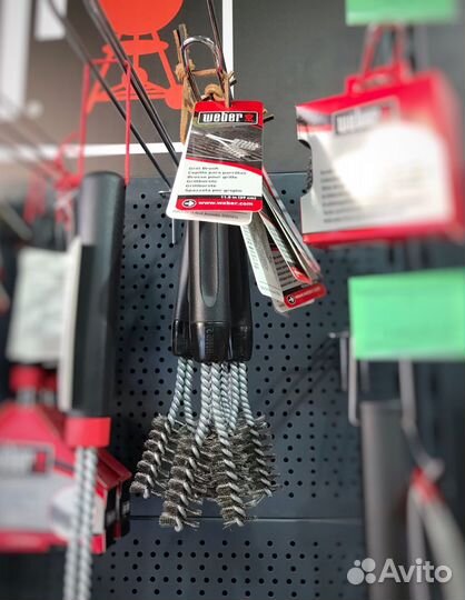Щетка для гриля V-образная weber