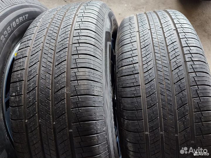 Nexen Roadian GTX 235/65 R17