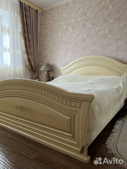 Кровать двухспальная 160 200 бу с матрасом