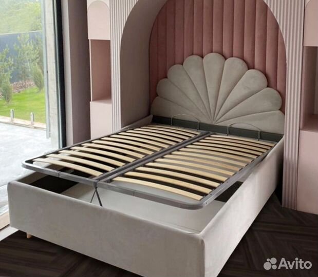 Кровать двуспальная