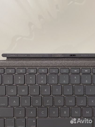 Чехол-клавиатура logitech combo touch для iPad air