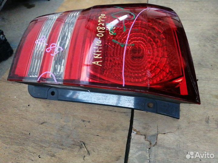 Стоп-сигнал задний правый Toyota Alphard ANH10