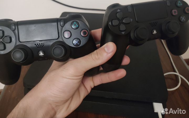 Sony PS4 slim