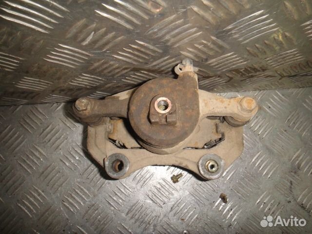 Суппорт Almera Classic B10 (06-13) пер R б/у