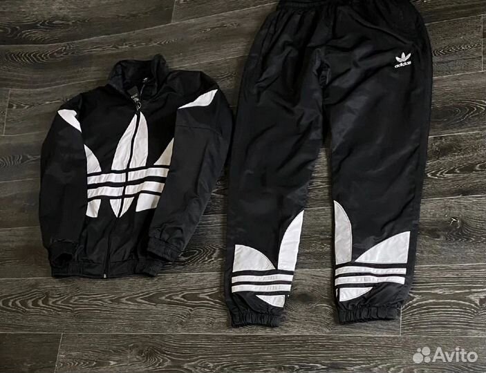 Спортивный костюм adidas