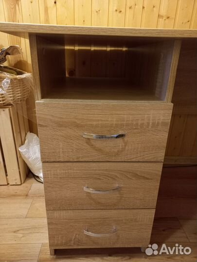 Письменный стол