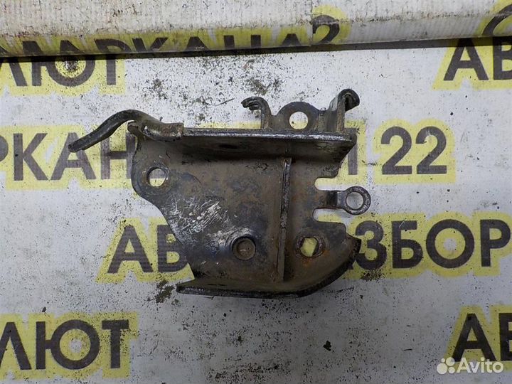 Кронштейн задней балки Nissan Micra (K12) 2002-20