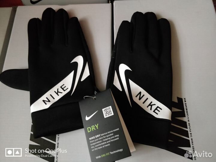 Зимние перчатки футбольные Nike