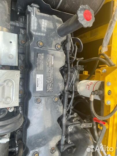 Гусеничный экскаватор Komatsu PC220-8M0, 2022