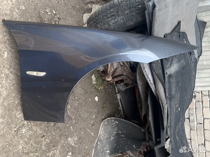 Переднее правое крыло бмв е 90 3 серия