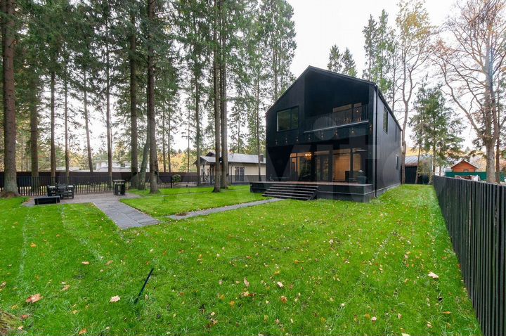 Дом 267 м² на участке 10 сот.