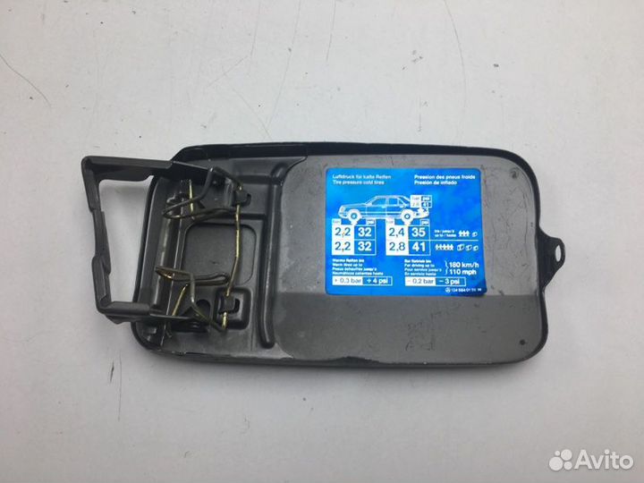 Лючок топливного бака Mercedes-Benz E-Class W124