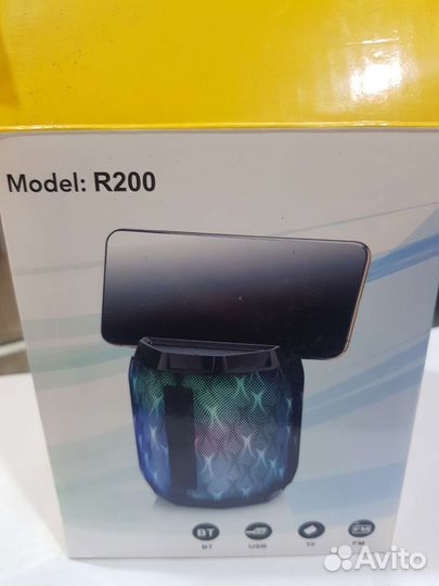 Колонка с подставкой для телефона