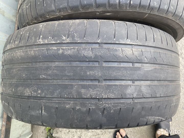 Bridgestone Alenza 001 285/45 R20