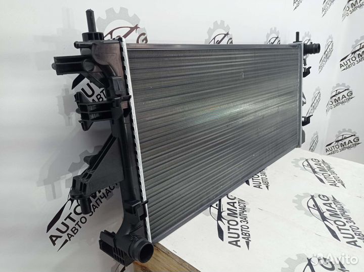 Радиатор охлаждения двигателя Fiat 06-23г