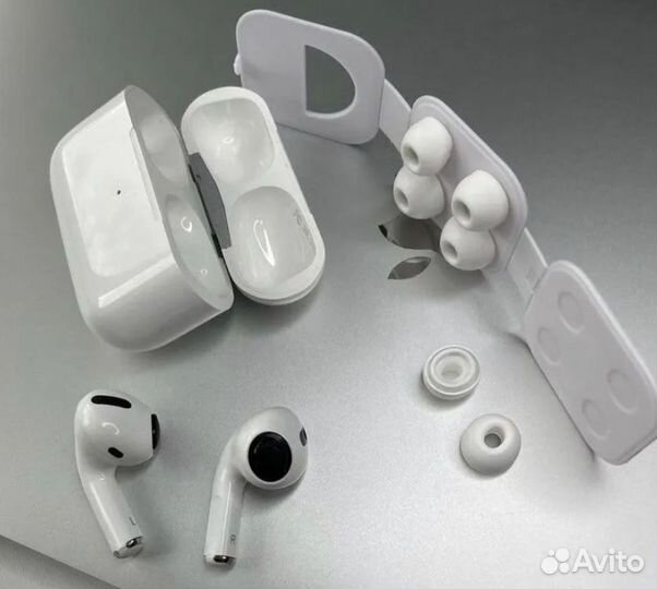 AirPods Pro версия 2022 года