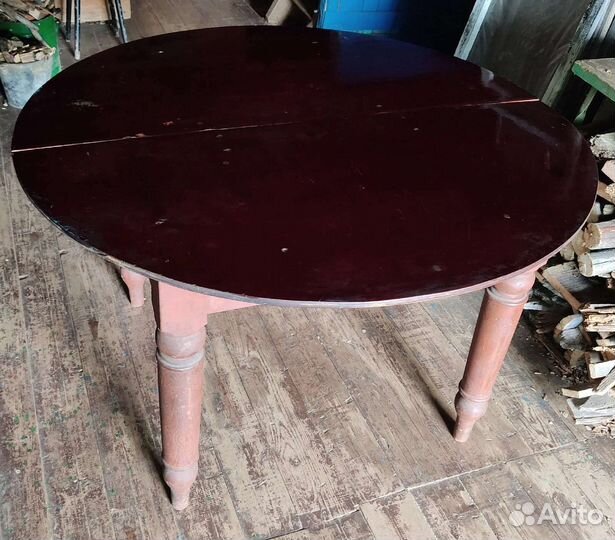 Стол круглый старинный