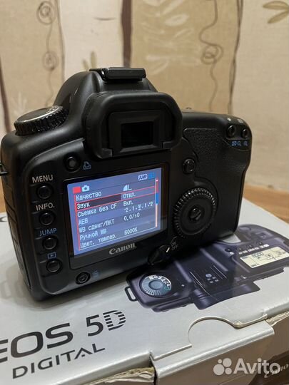 Зеркальный фотоаппарат canon 5D