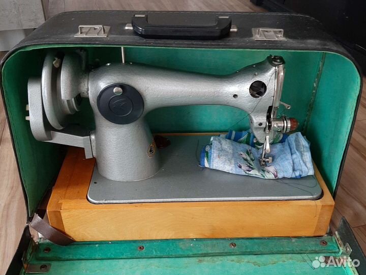 Швейная машинка подольская ручная
