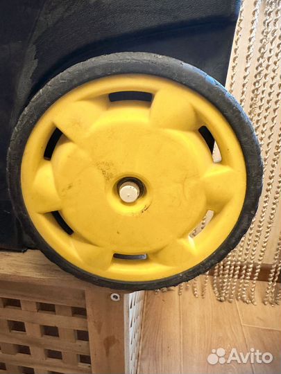 Ящик для инструмента на колесах Stanley