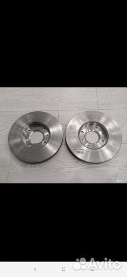 Передние тормозные колодки на Peugeot и Citroen