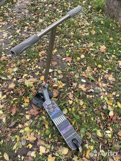 Трюковой самокат кастом в парк