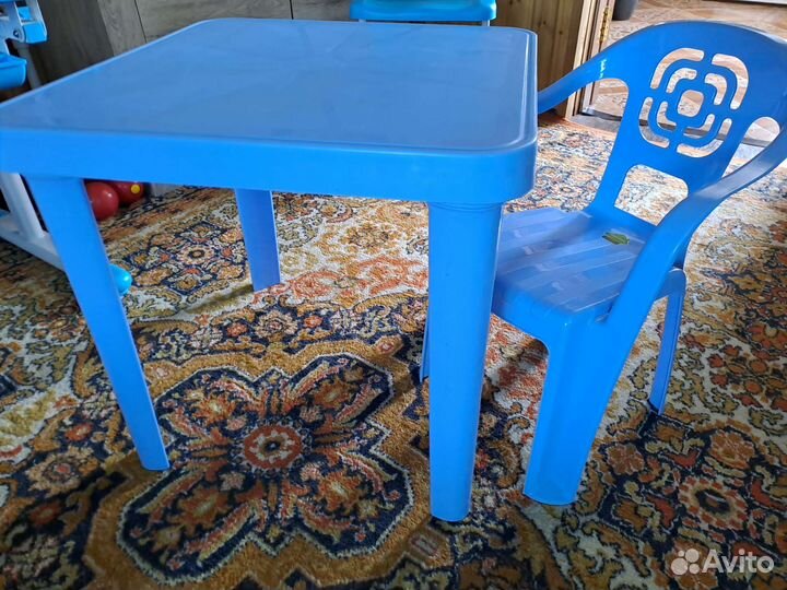 Детский стол и стульчик